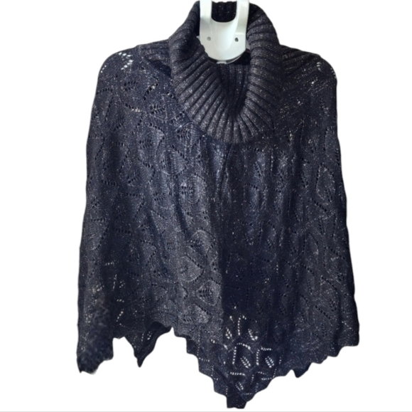 Maurices black/silver Crochet batwing shawl w/arm holes, sz L - Picture 1 of 8